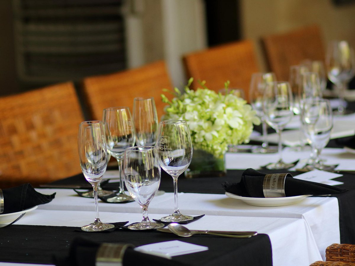 table-setting.webp